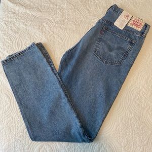 NWT Women’s Levi’s 501 34/32 Light Wash